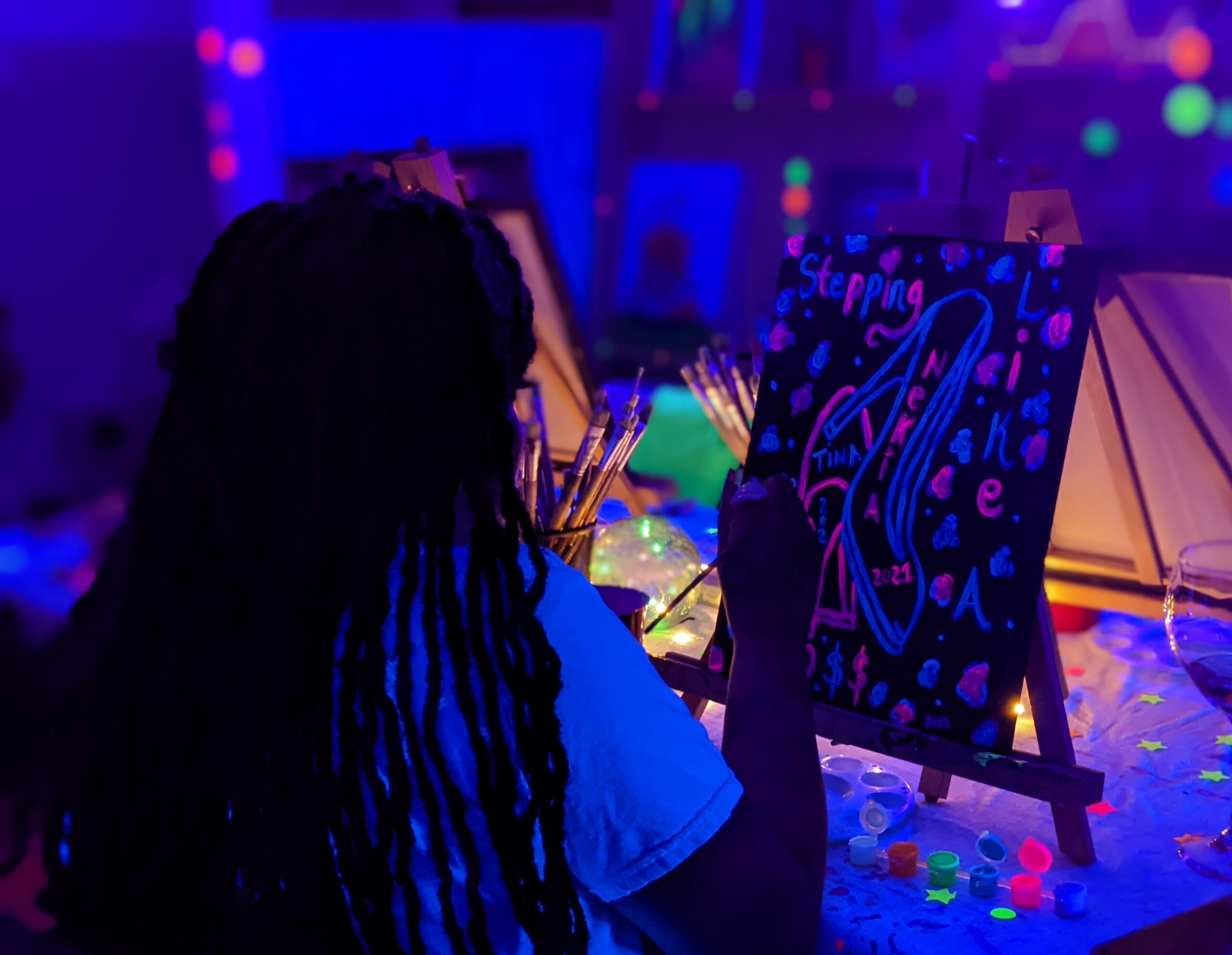 What to Wear Neon Party: Unleash Your Glow!